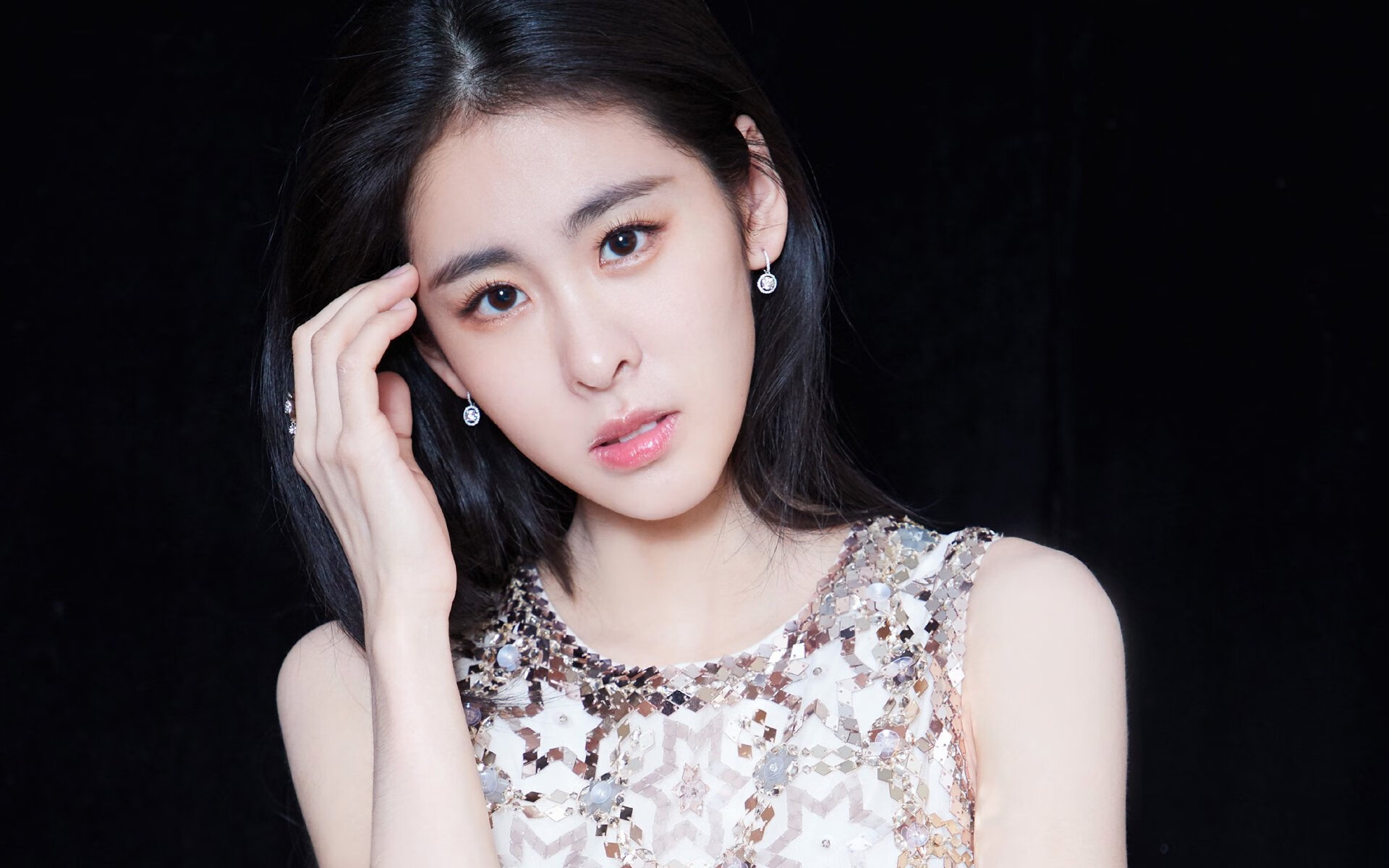 撕裂防线!广东末节惊魂逆转马刺,乔治单骑救主封神之战