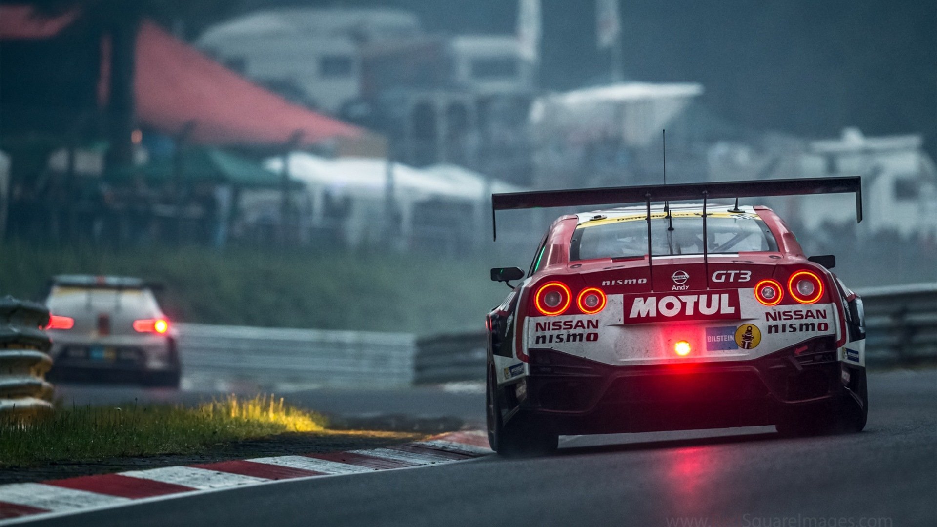 F1新赛季揭幕战之夜,当法拉利庆祝时,贝恩的数据云端正经历另一场轰鸣